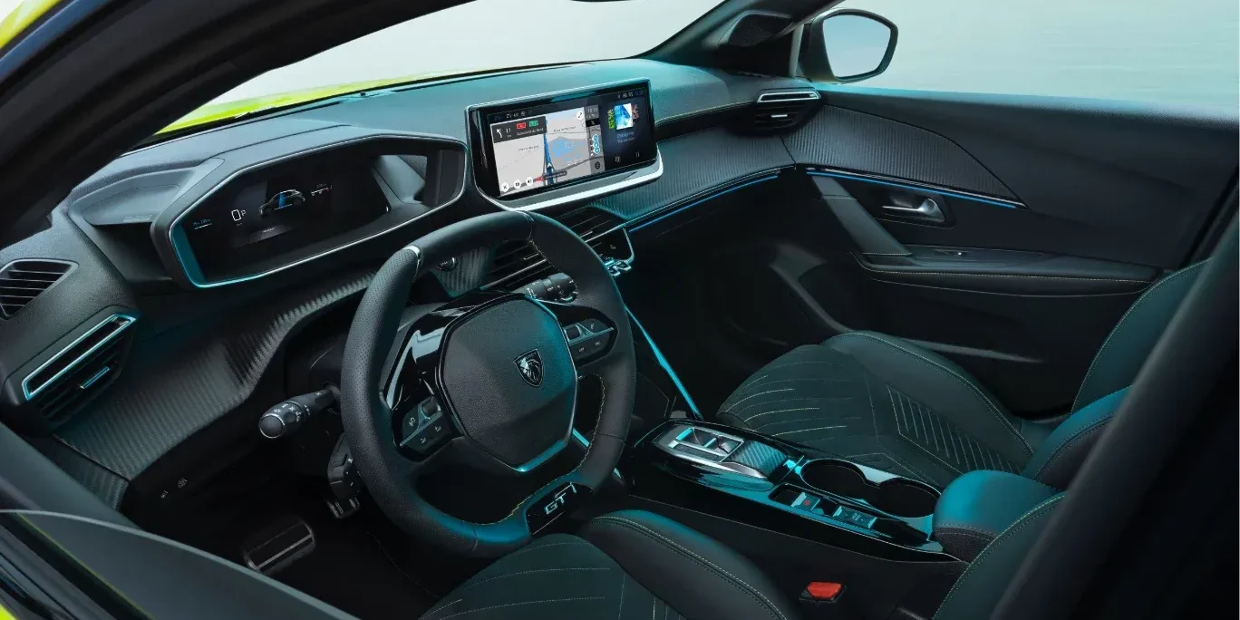 Peugeot 208 hybride interieur
