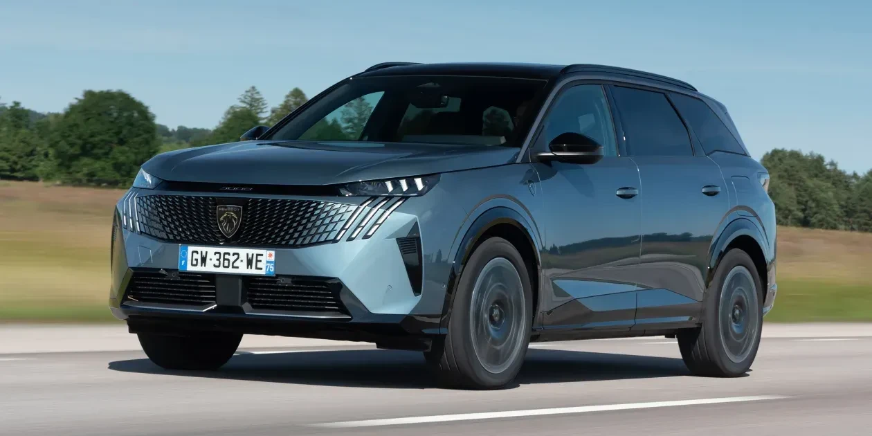 Peugeot e-5008