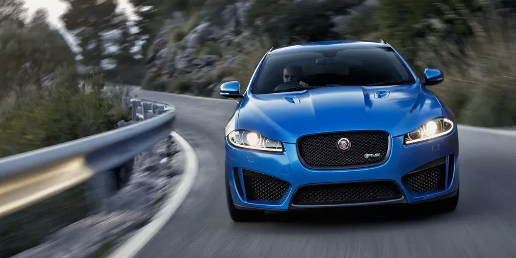 Jaguar-XF-50-V8-Suralimente-XFR