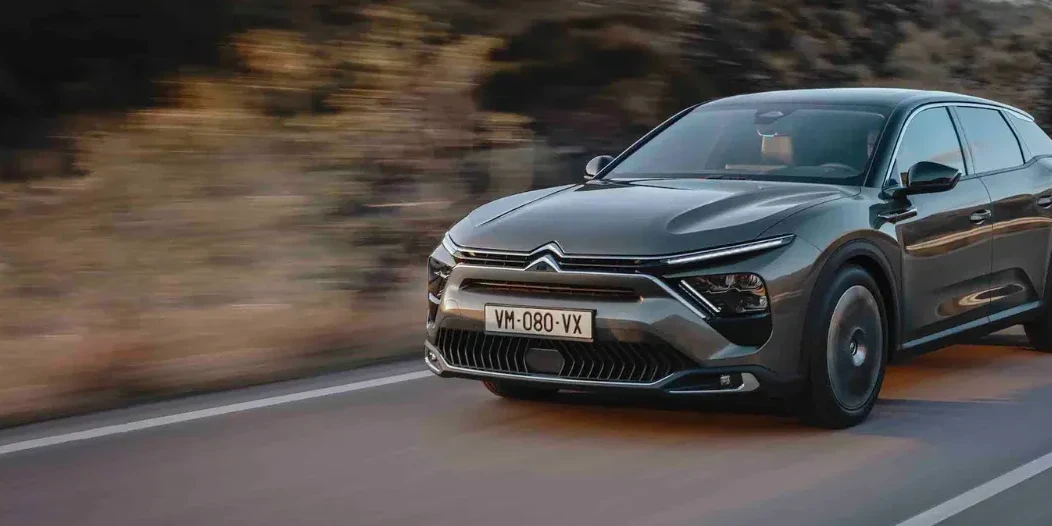 CItroen-C5-X-Hrybride