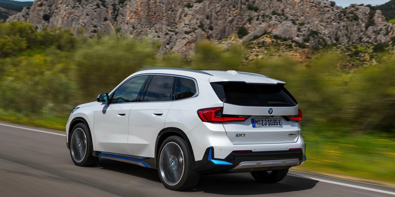 BMW_iX1_2022-14