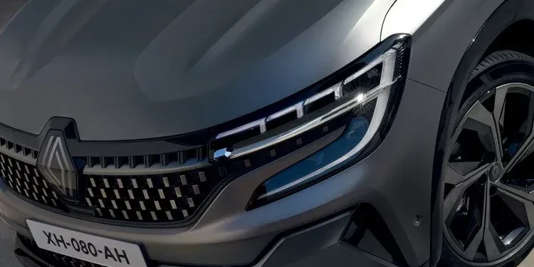 renault-austral-capot