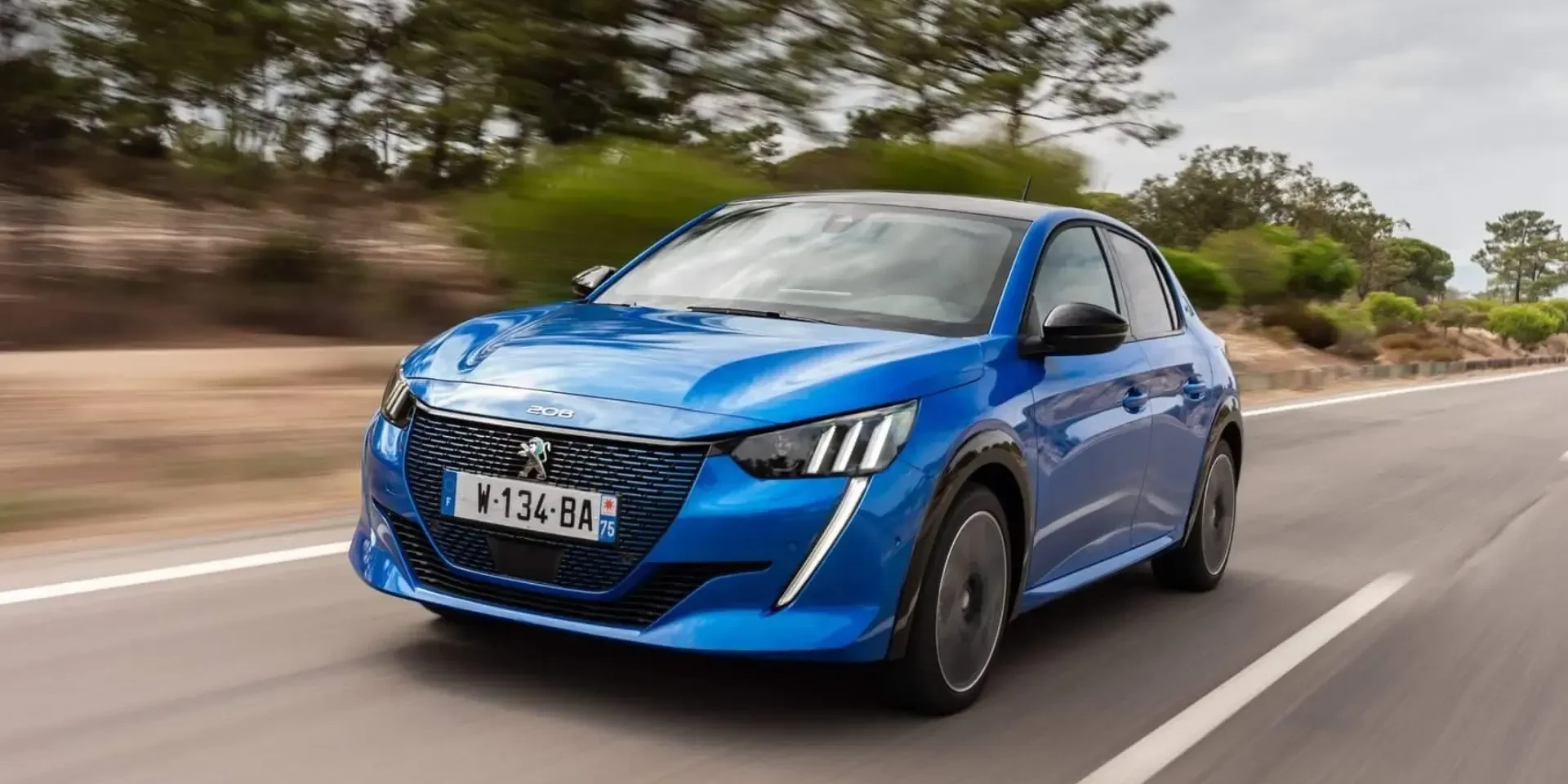 5.-Peugeot-e-208-_-154-kWh_100-km