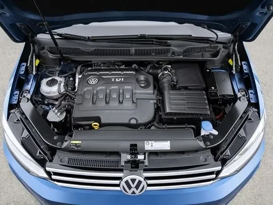 Volkswagen-Touran-Monospace-Compact-Copyright-Volkswagen-20