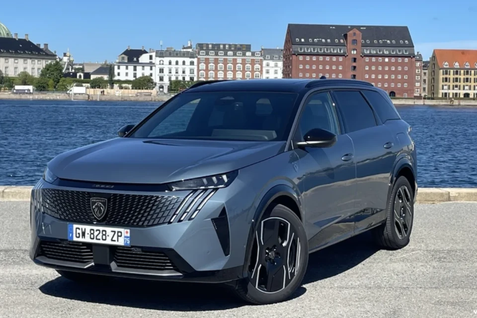 Peugeot 5008 7 places presentation generale